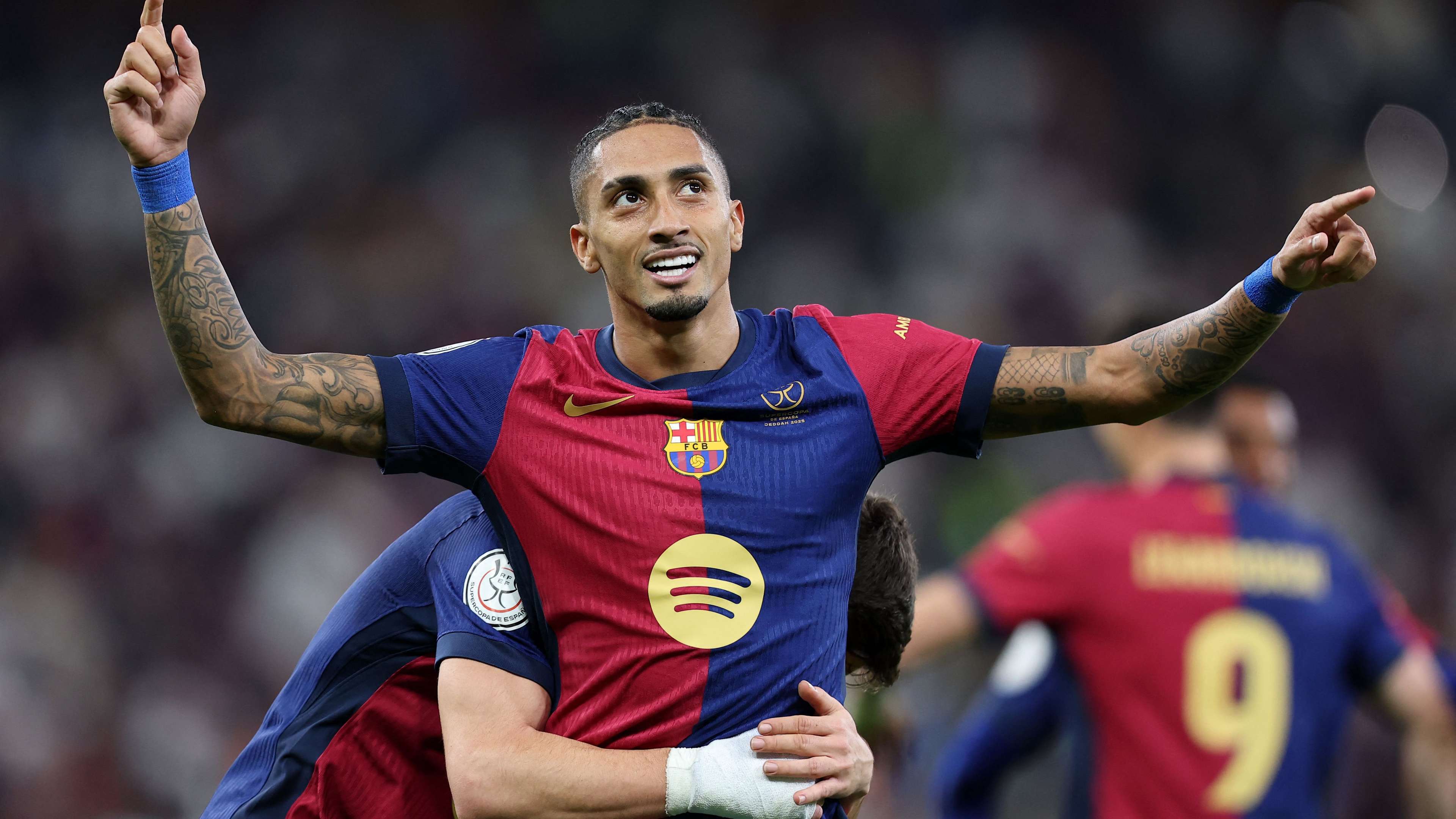 球员还是替 球员还是替